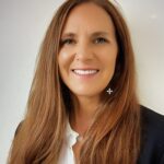 Robin Warner headshot